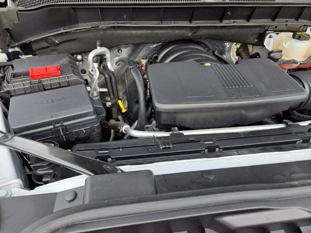 Used 2025 Summit White Chevrolet LT image 22