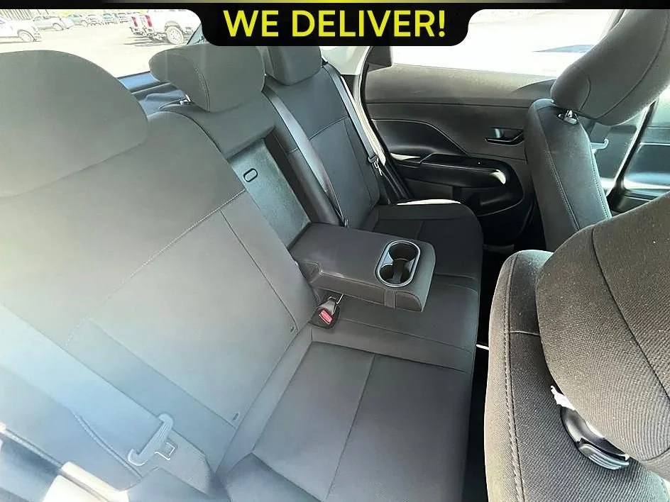 Used 2025 White Hyundai SEL image 17