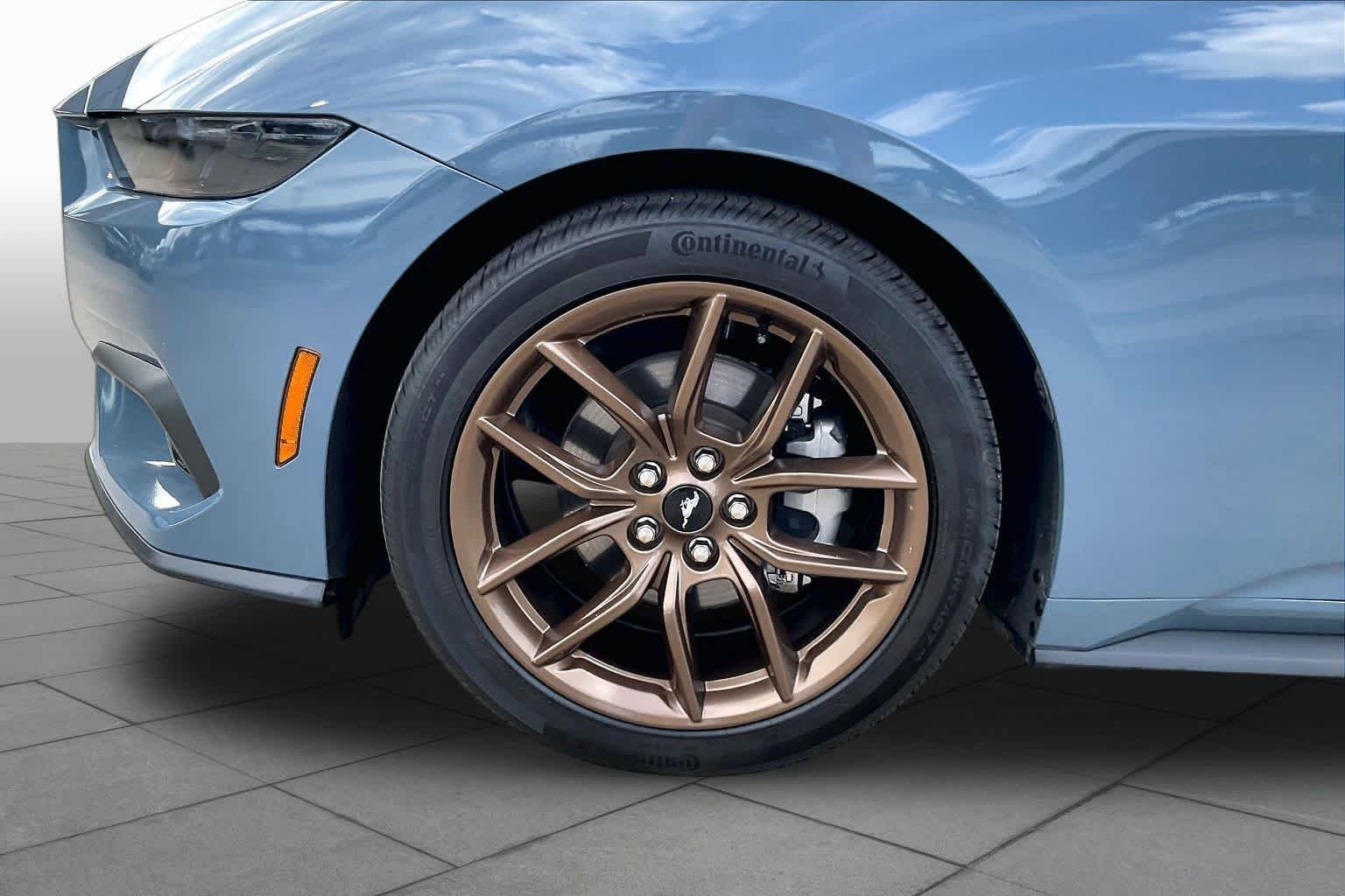 Used 2025 Vapor Blue Metallic Ford EcoBoost Premium image 10