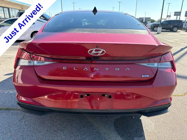 Used 2022 Red Hyundai Blue image 4