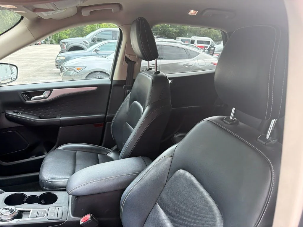 Certified Used 2020 Oxford White Ford SEL image 10
