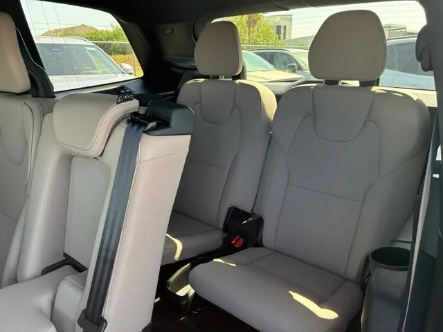 New 2026 Crystal White Volvo Plus image 25