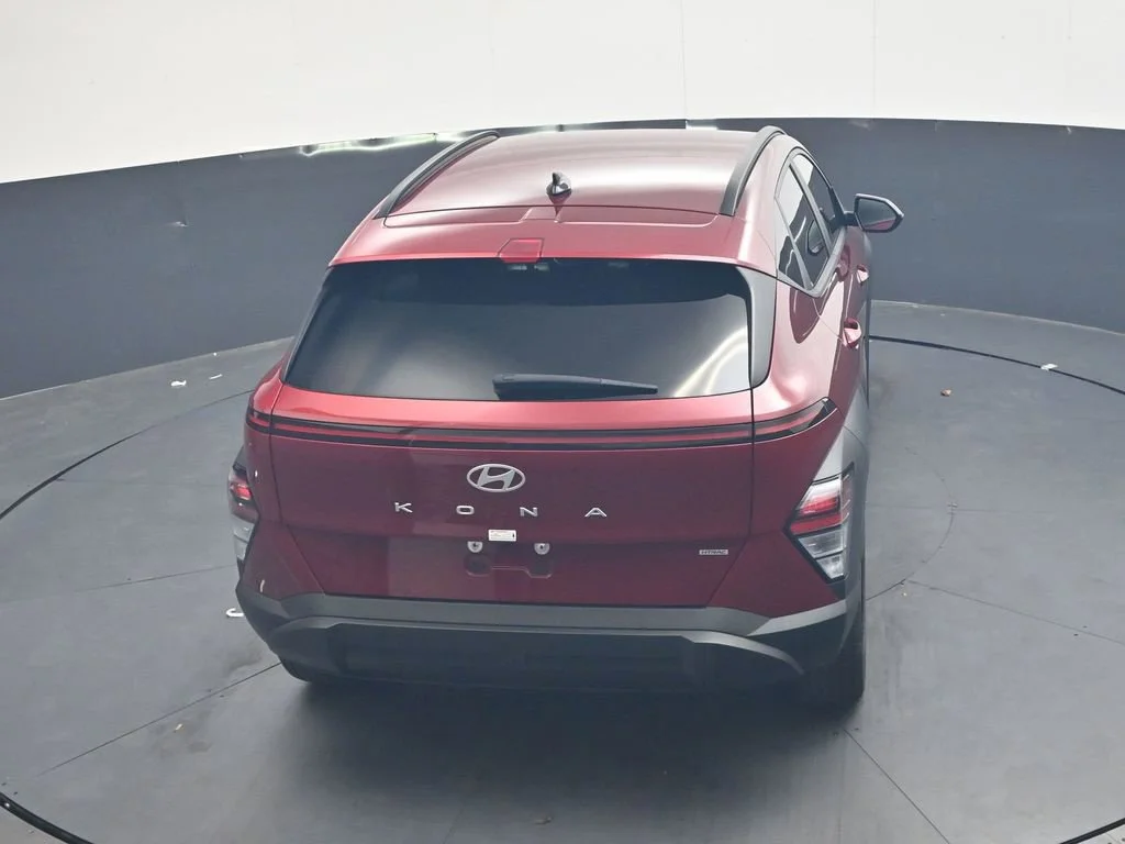 Used 2025 Red Hyundai SEL image 22