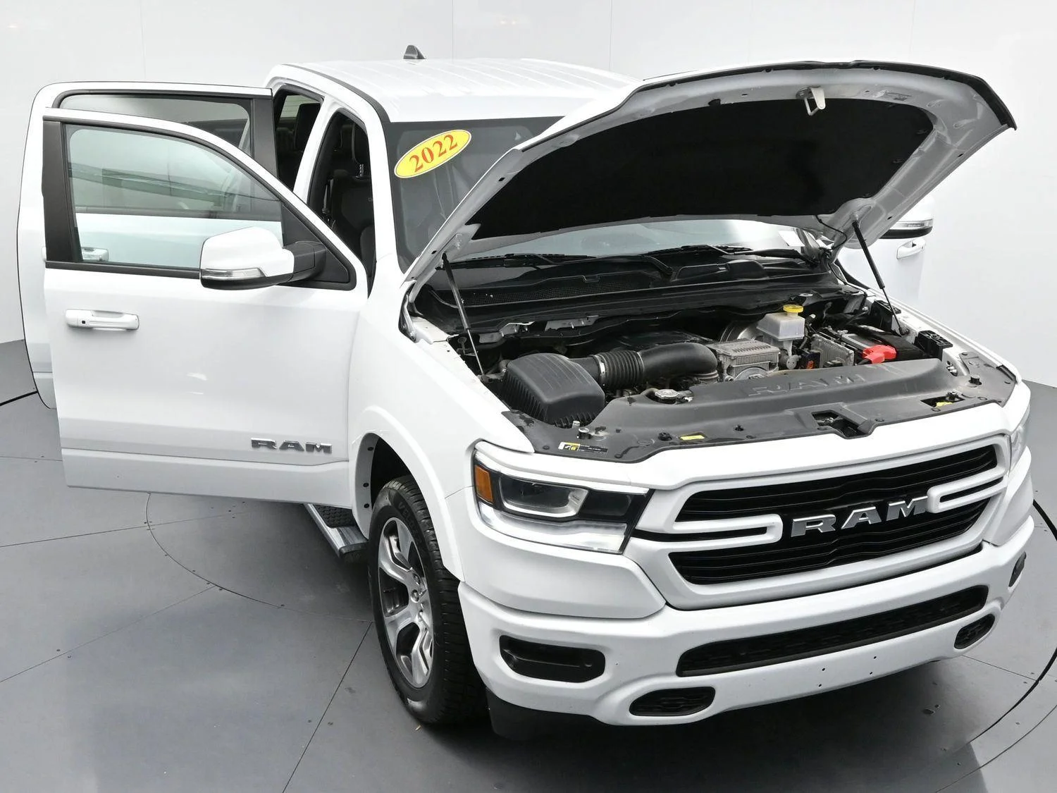 Used 2022 Bright White Clearcoat Ram Laramie image 46