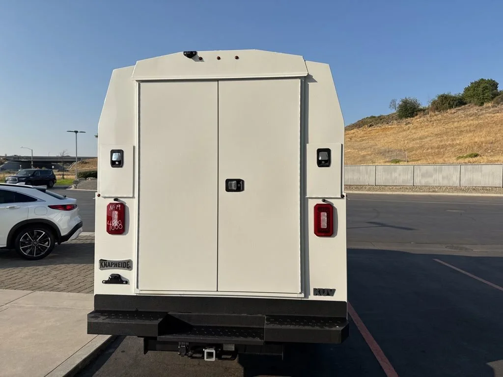 New 2024 Summit White GMC 1WT image 10