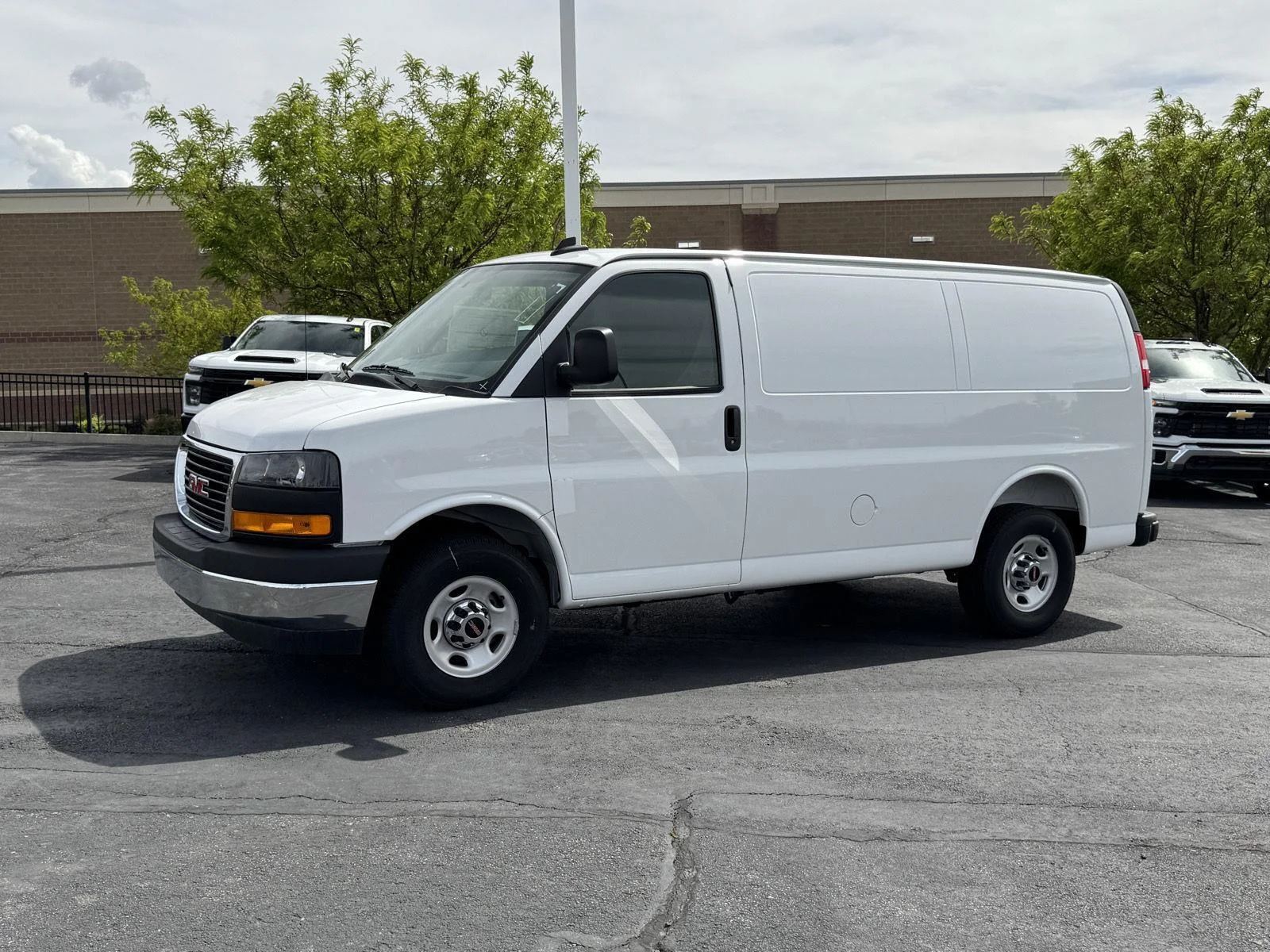 2025 GMC Savana Cargo