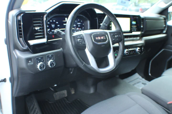 Certified Used 2023 SUMMIT WHITE GMC SLE image 9