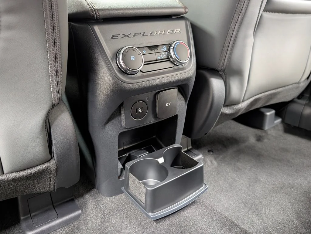 New 2026 Star White Metallic Tri-Coat Ford Active image 15
