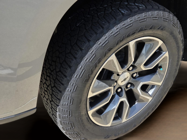 Used 2025 Gray Chevrolet RST image 35
