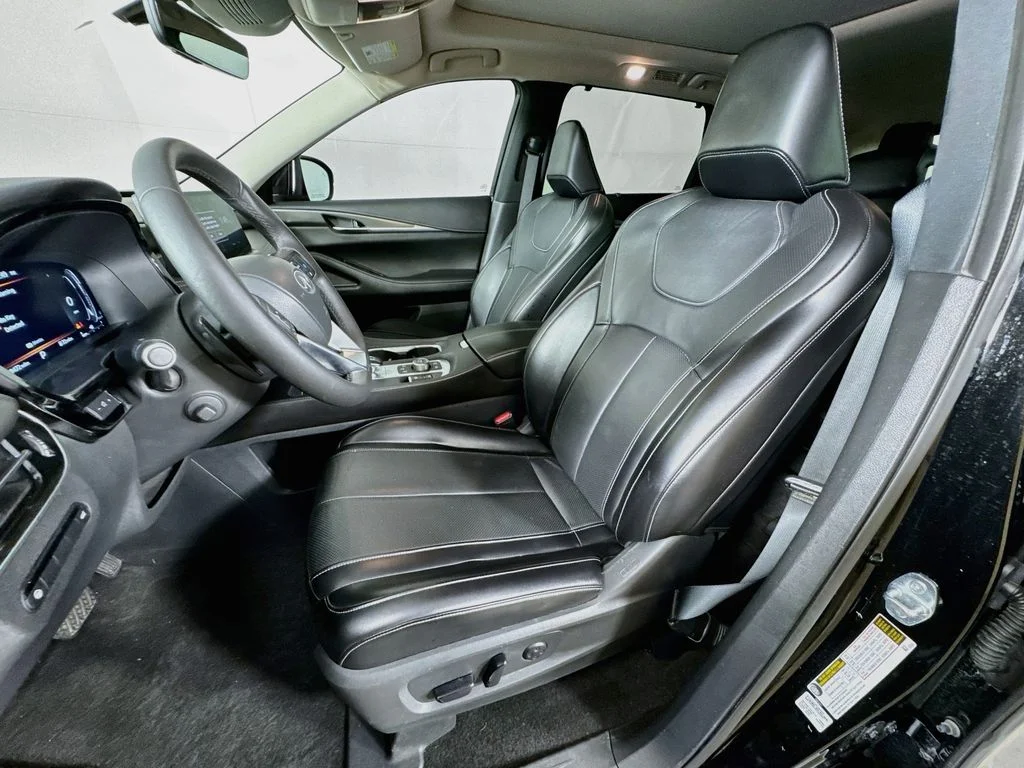 Certified Used 2024 Mineral INFINITI LUXE image 27