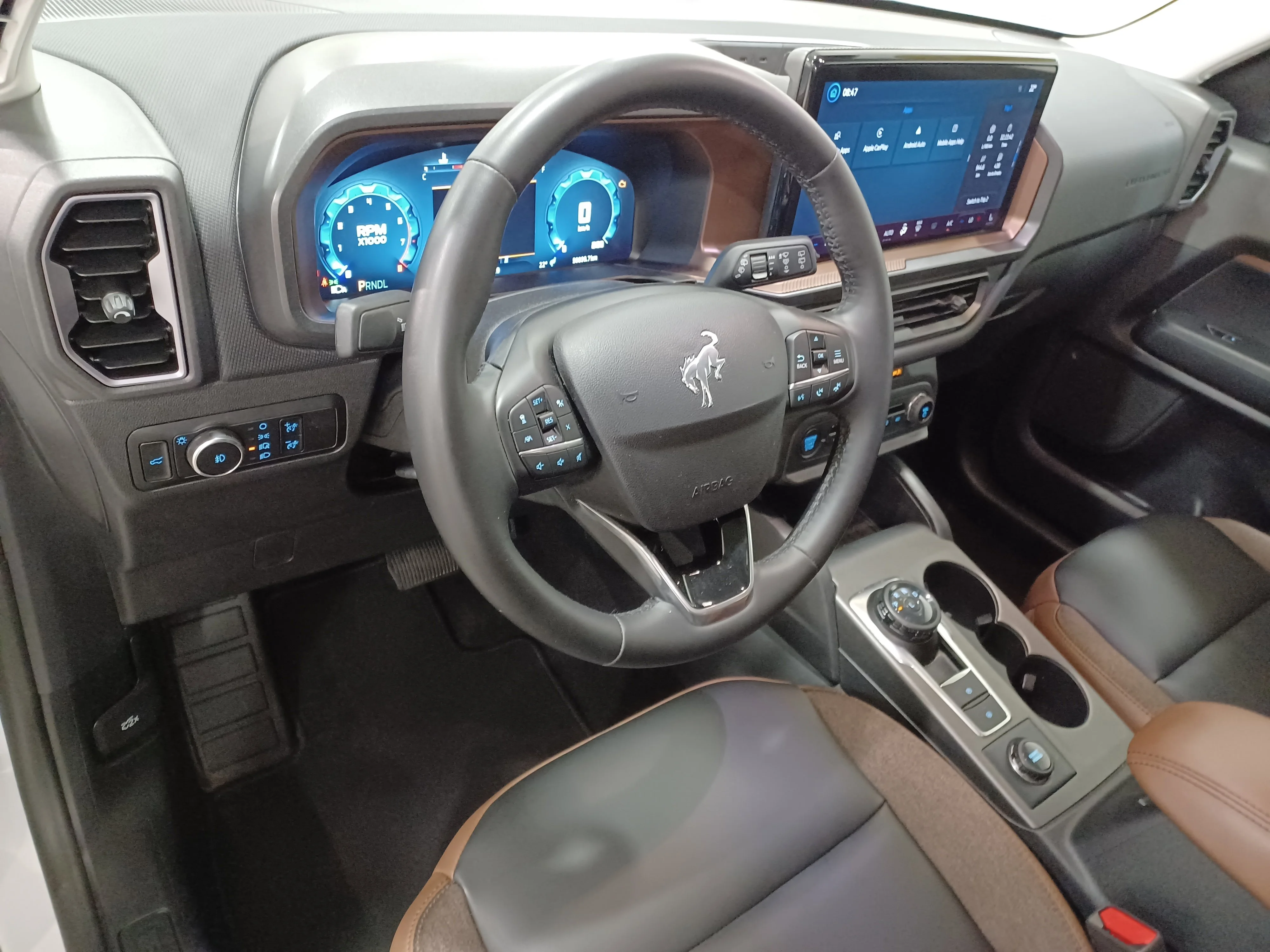 Certified Used 2025 Oxford White Ford Outer Banks 4x4*Adaptive Cruise | Remote Start | Htd Leather | Htd Wheel | Lane Keep Assist image 12