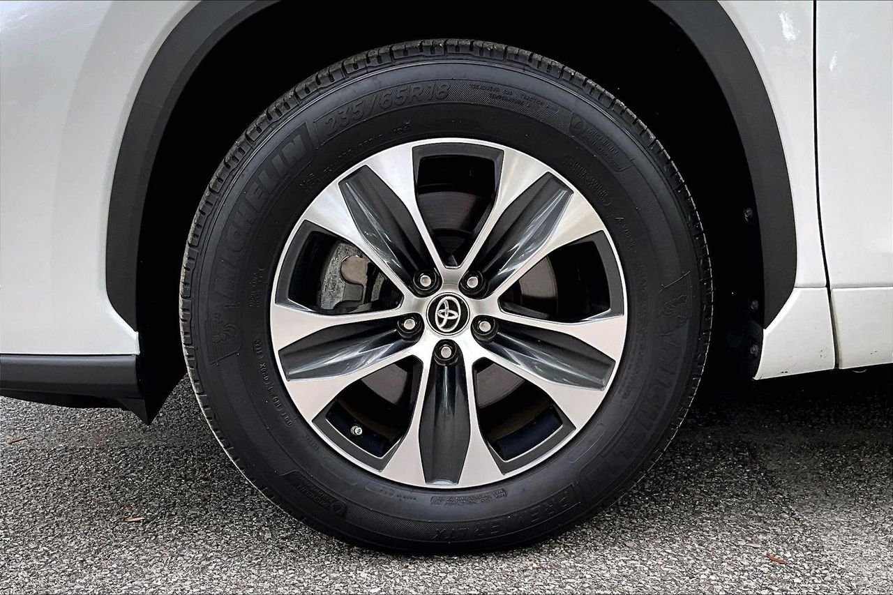 Certified Used 2025 Beige Toyota XLE image 35