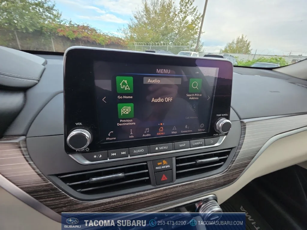 Used 2019 Black Nissan 2.5 Platinum image 21