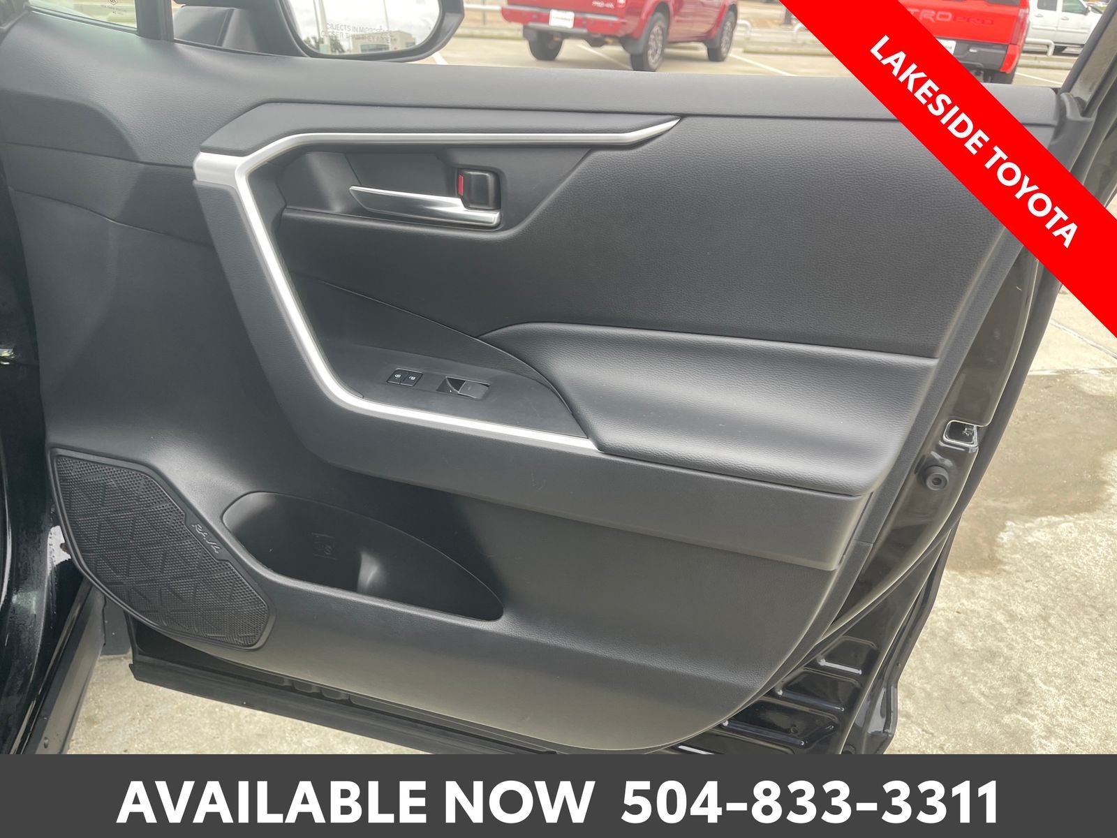 2024 Toyota RAV4 XLE - Photo 17