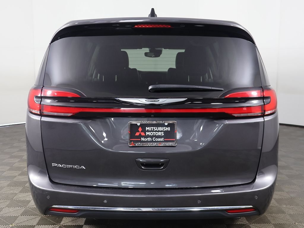 Used 2023 Gray Chrysler Touring L image 12