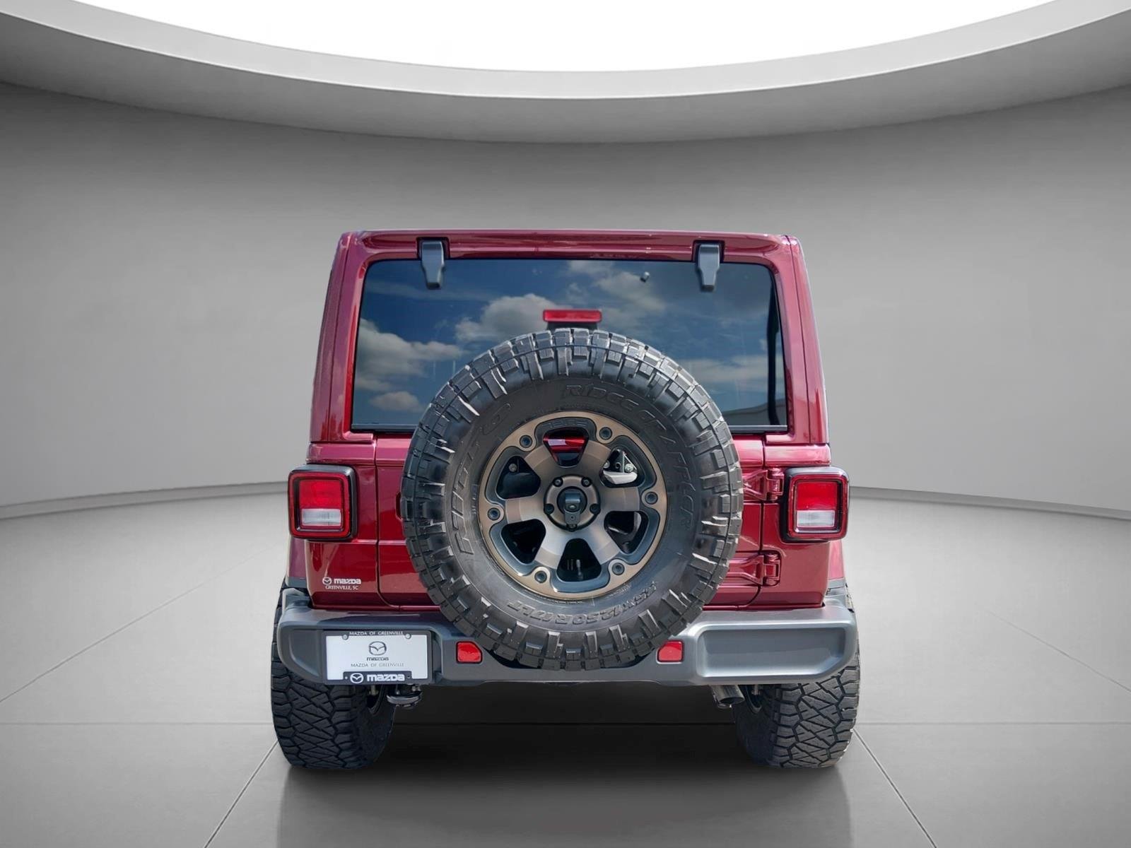 Used 2022 Snazzberry Pearlcoat Jeep Unlimited Sahara image 4