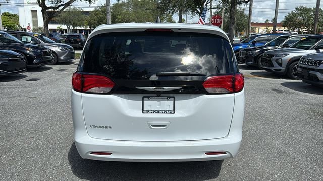2024 Chrysler Voyager LX - Photo 6