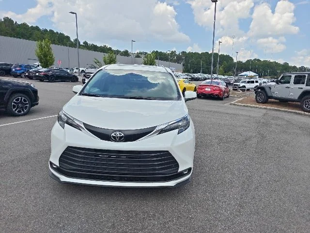 Used 2026 Pearl Toyota XLE image 7
