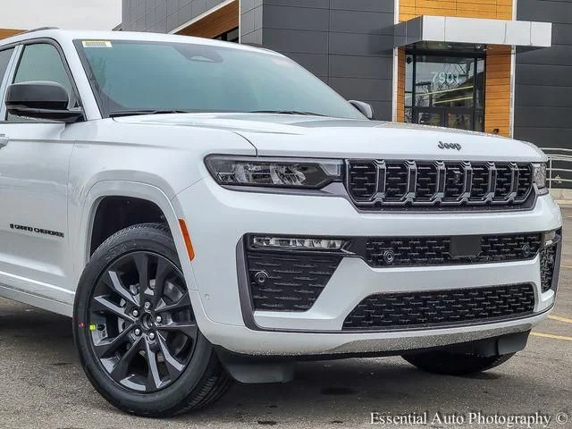 New 2026 Bright White Clear-Coat Exterior Paint Jeep Limited Reserve image 2