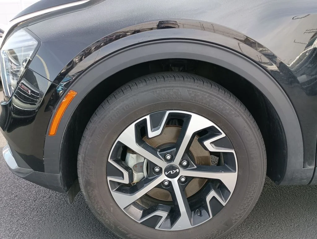 Used 2025 Black Kia EX image 16
