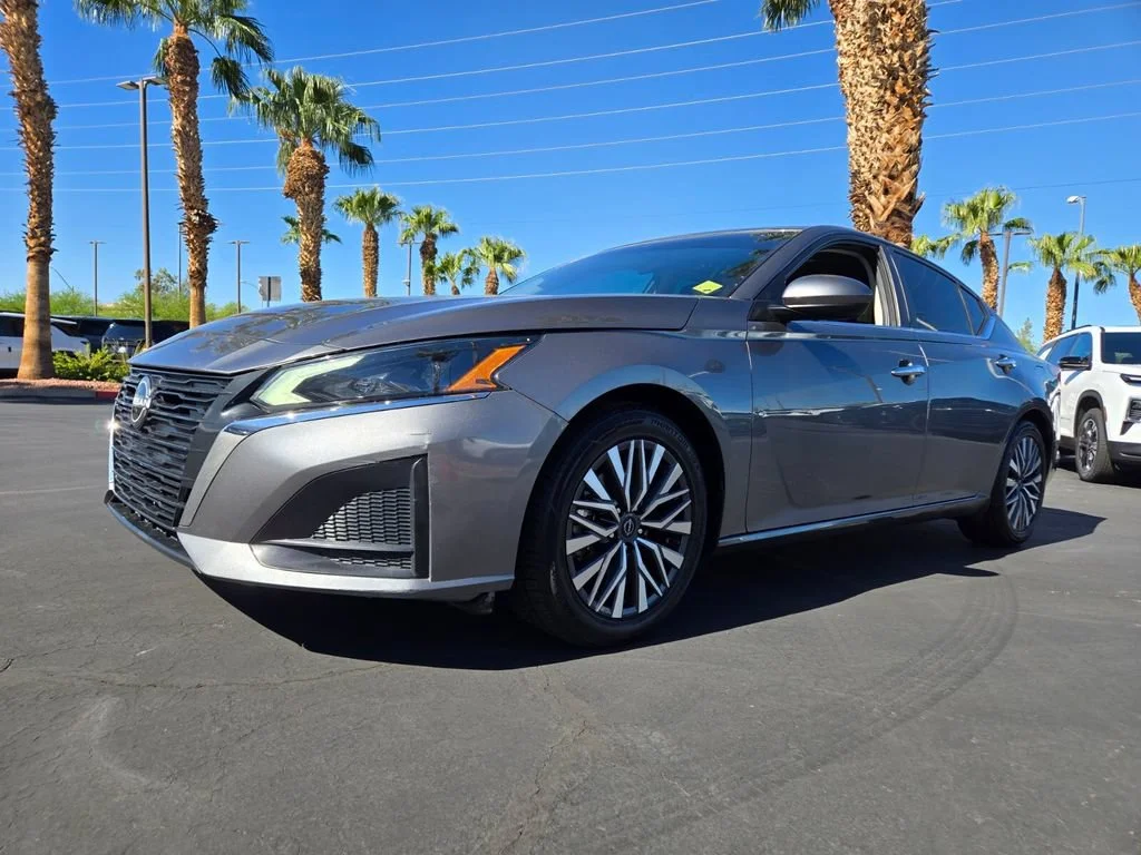 Used 2023 Gun Metallic Nissan 2.5 SV image 2