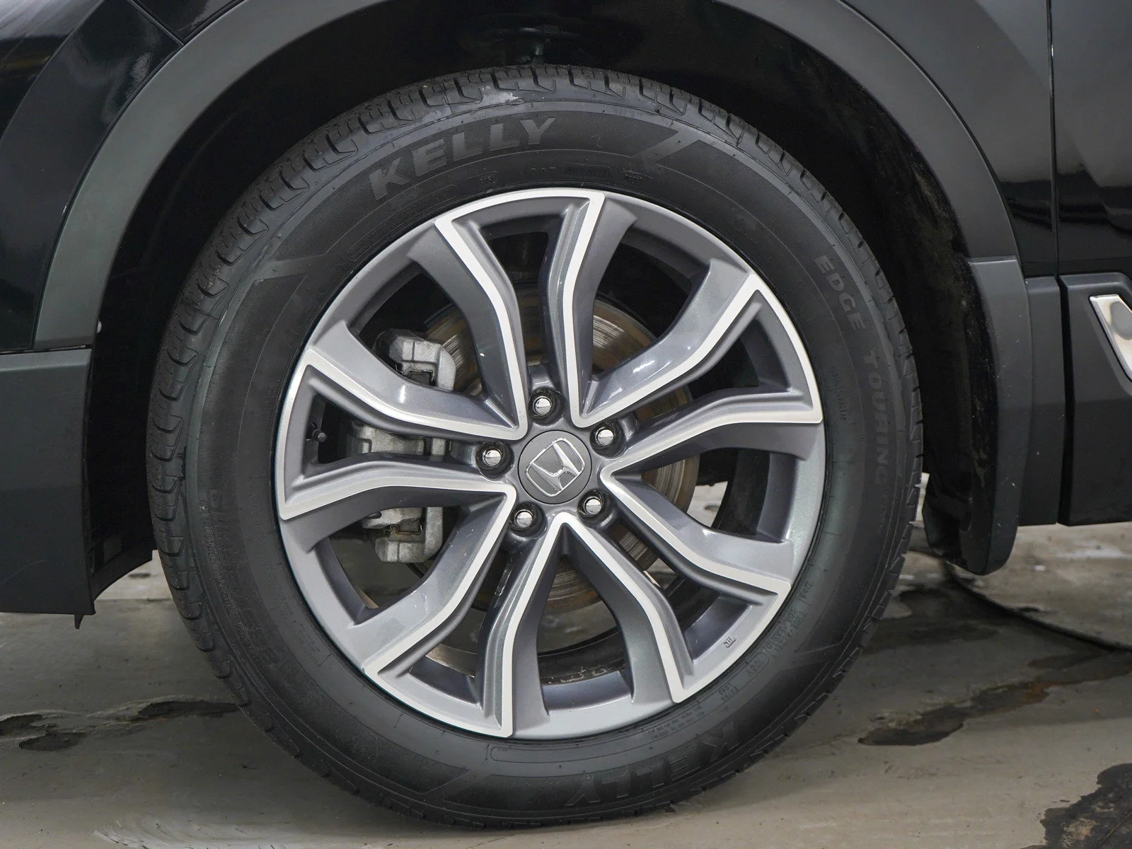 Used 2022 Black Honda 5D WAGON HYBRID TOURING image 29