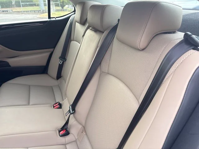 Used 2019 Blue Lexus 350 image 4
