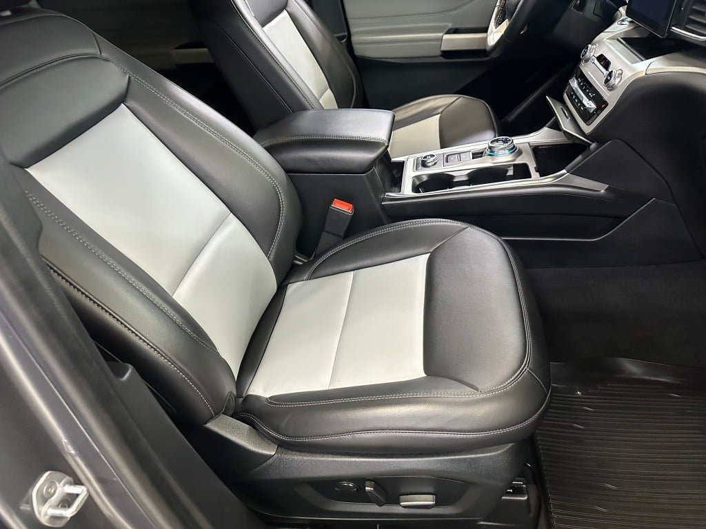Used 2022 Gray Ford XLT image 31