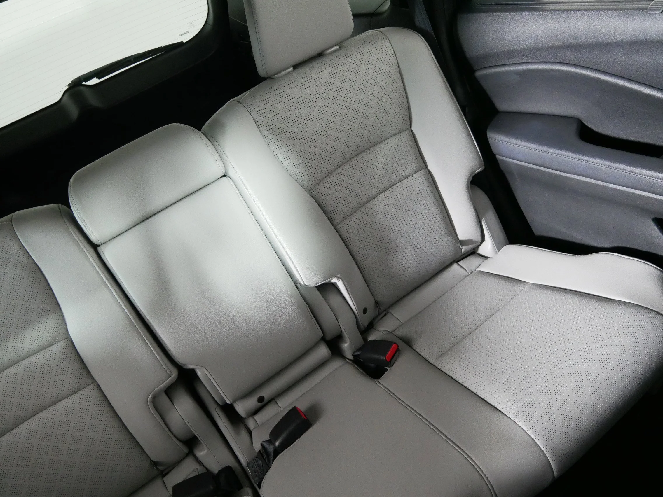 Used 2019 Obsidian Blue Pearl Honda Touring image 14