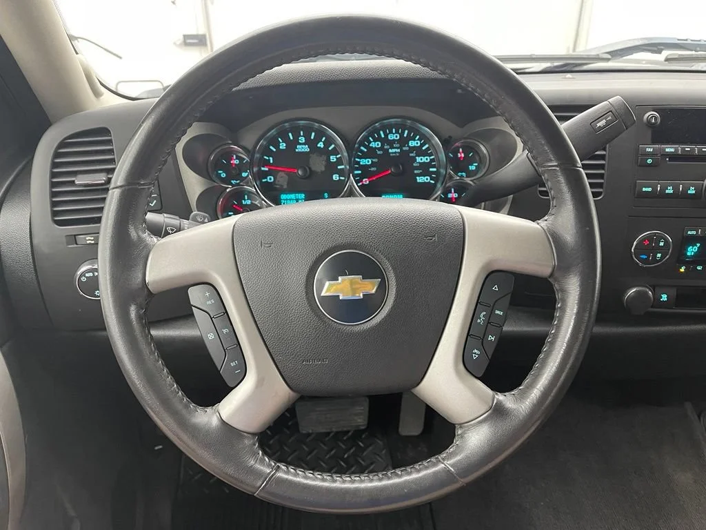 Used 2010 TAUPE GRAY METALLIC Chevrolet LT image 16
