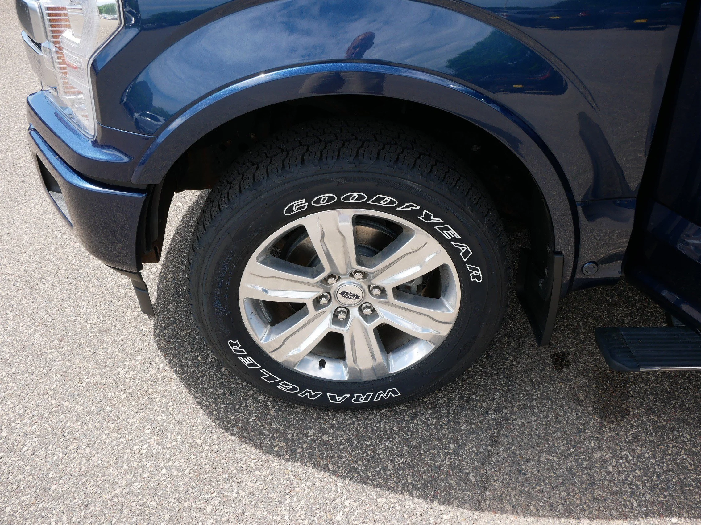 Certified Used 2020 Blue Jeans Metallic Ford Platinum image 15