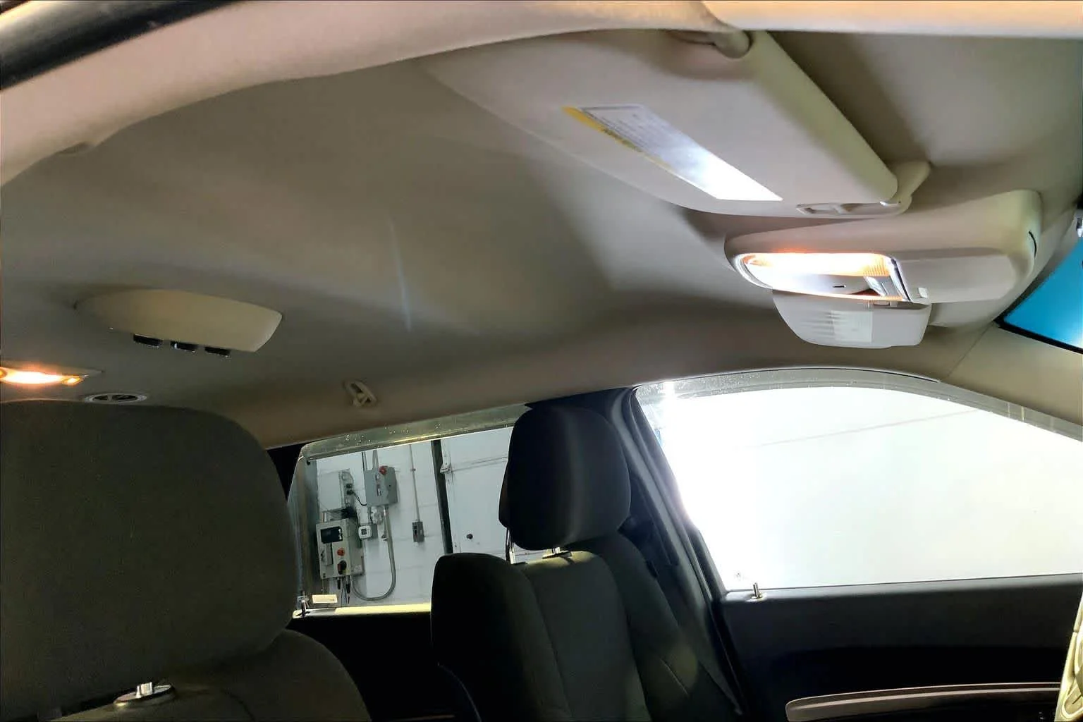Used 2015 Granite Crystal Metallic Clearcoat Dodge SXT image 14