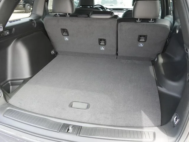 New 2026 Baltic Gray Metallic Clear-Coat Exterior Paint Jeep Altitude image 13