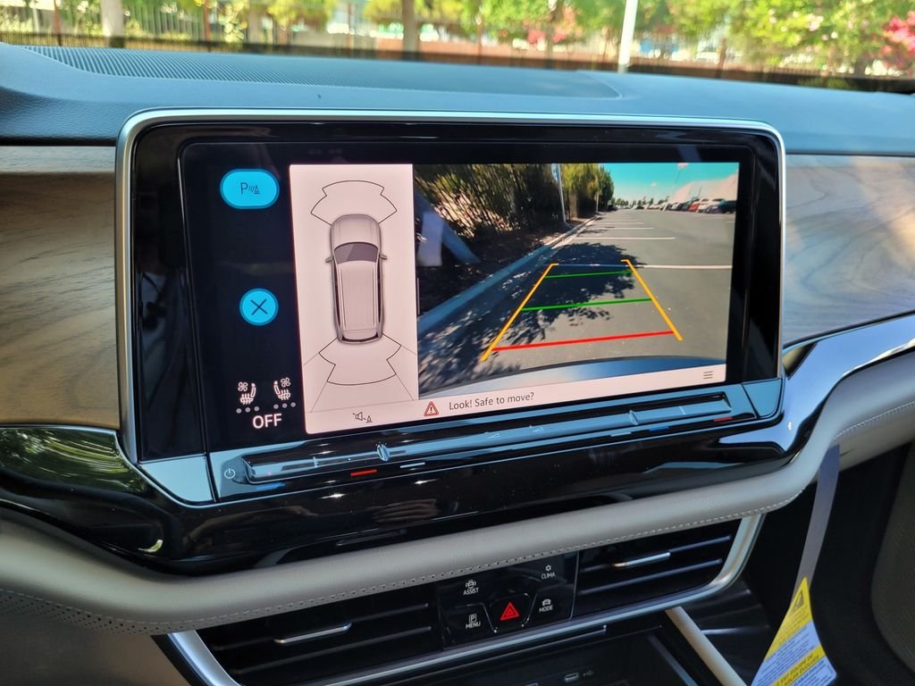 New 2025 Gray Volkswagen 2.0T SE w/Technology image 18