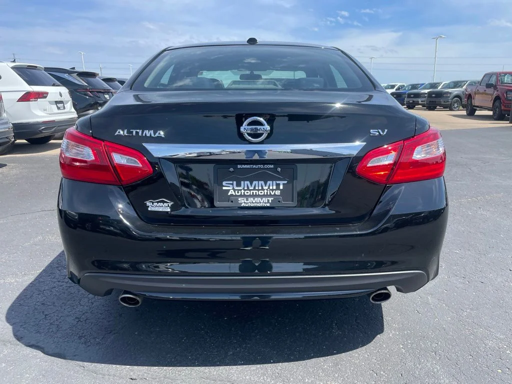 Used 2017 Super Black Clearcoat Nissan 2.5 SV image 27