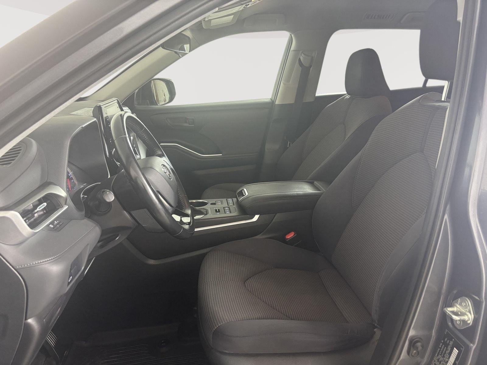 Used 2020 Magnetic Gray Metallic Toyota LE image 3