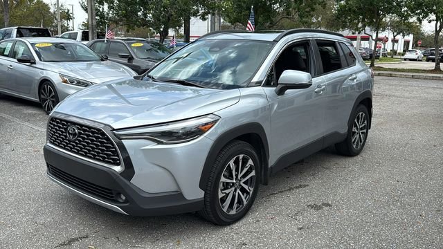 2024 Toyota Corolla Cross XLE - Photo 3