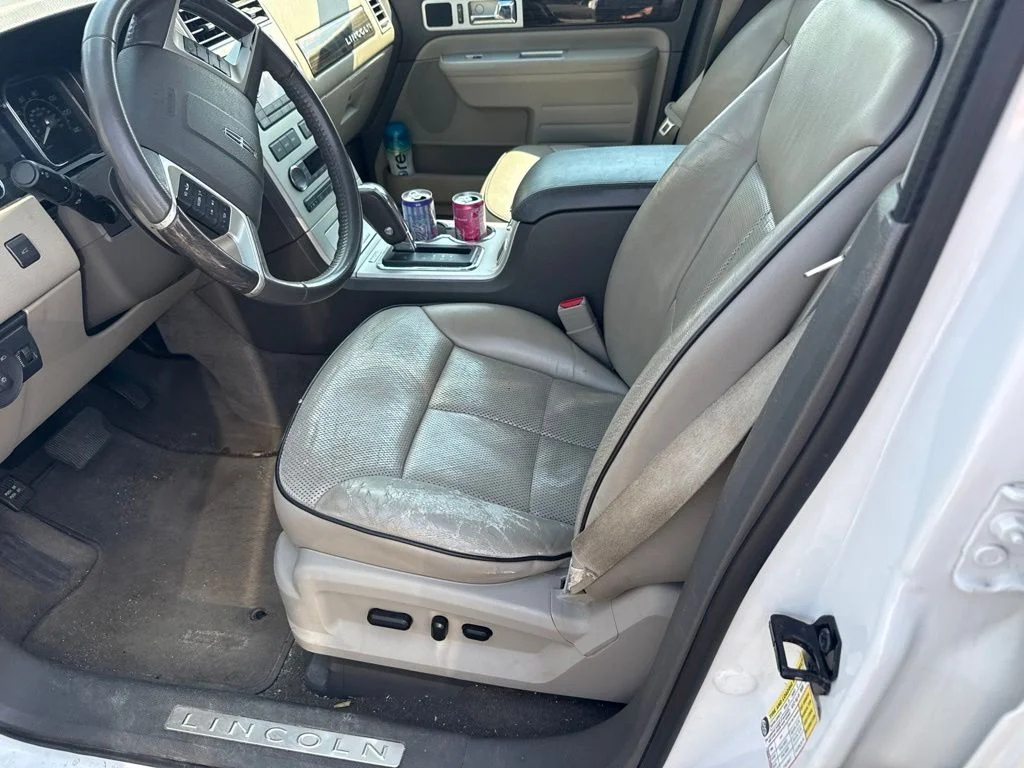 Used 2009  Lincoln Base image 7