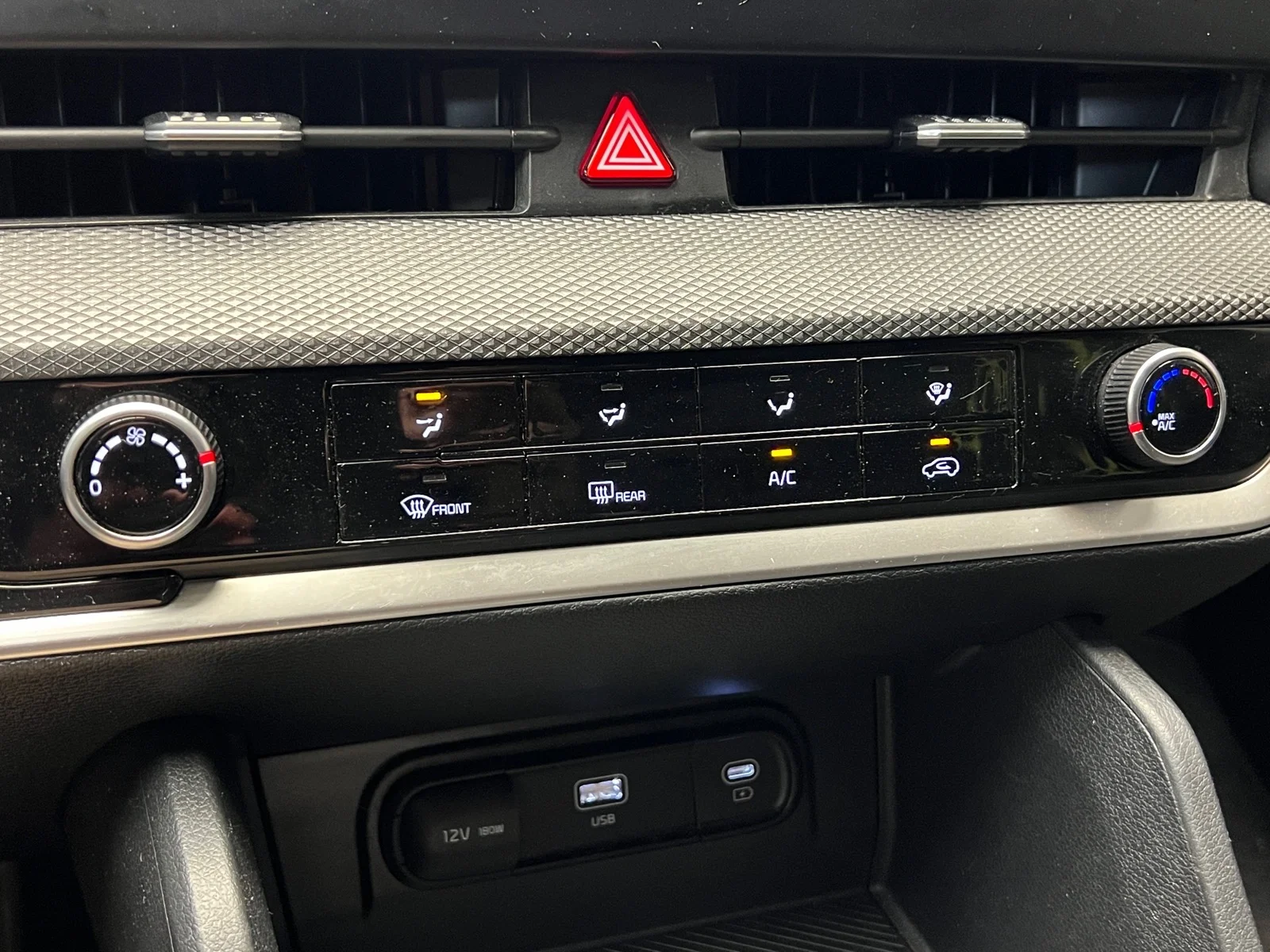 Used 2024 Gravity Gray (kdg) Kia LX image 18