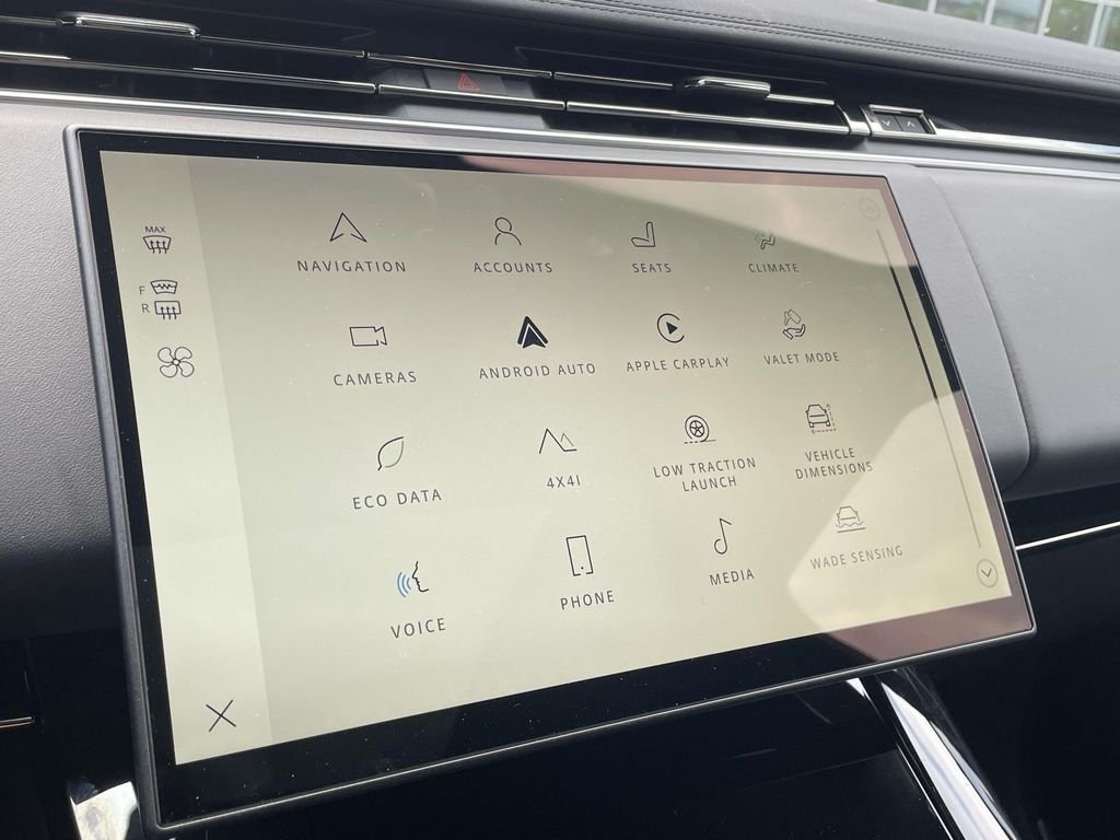 New 2026 Borasco Grey Land Rover SE image 25