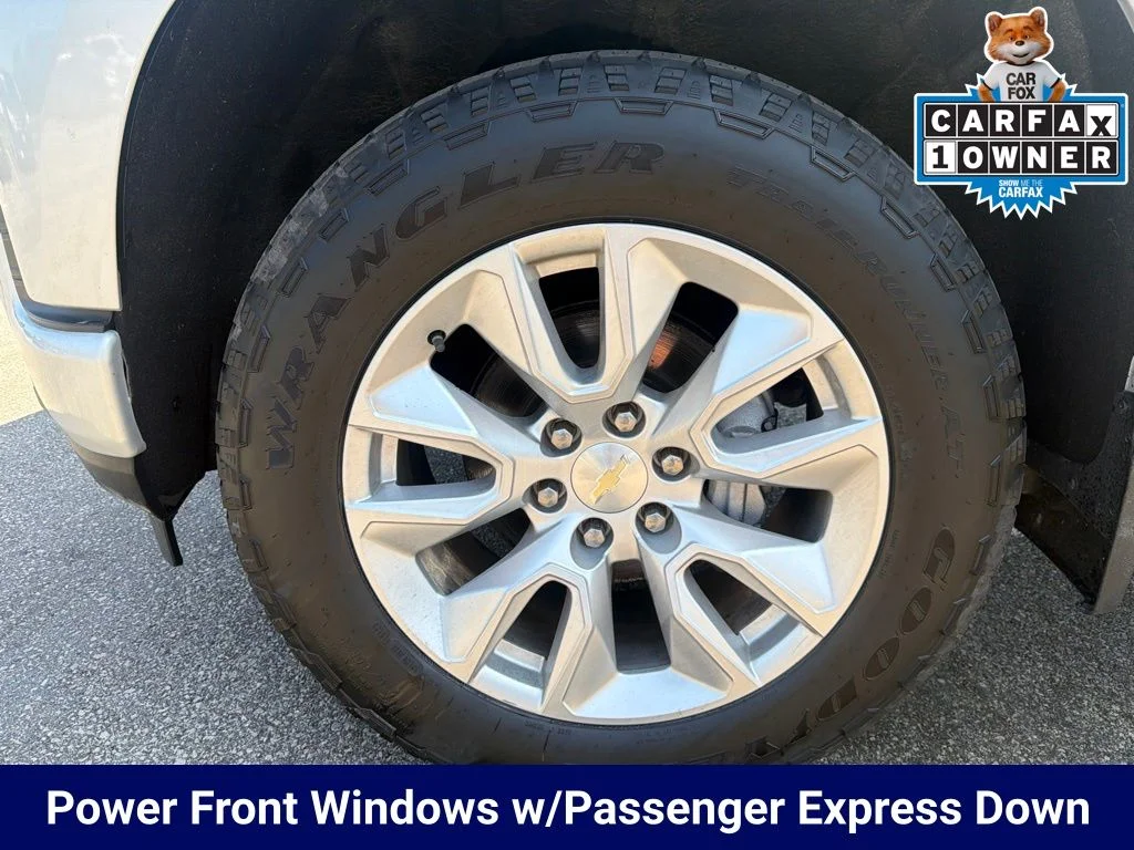 Used 2020 Silver Ice Metallic Chevrolet Custom image 11