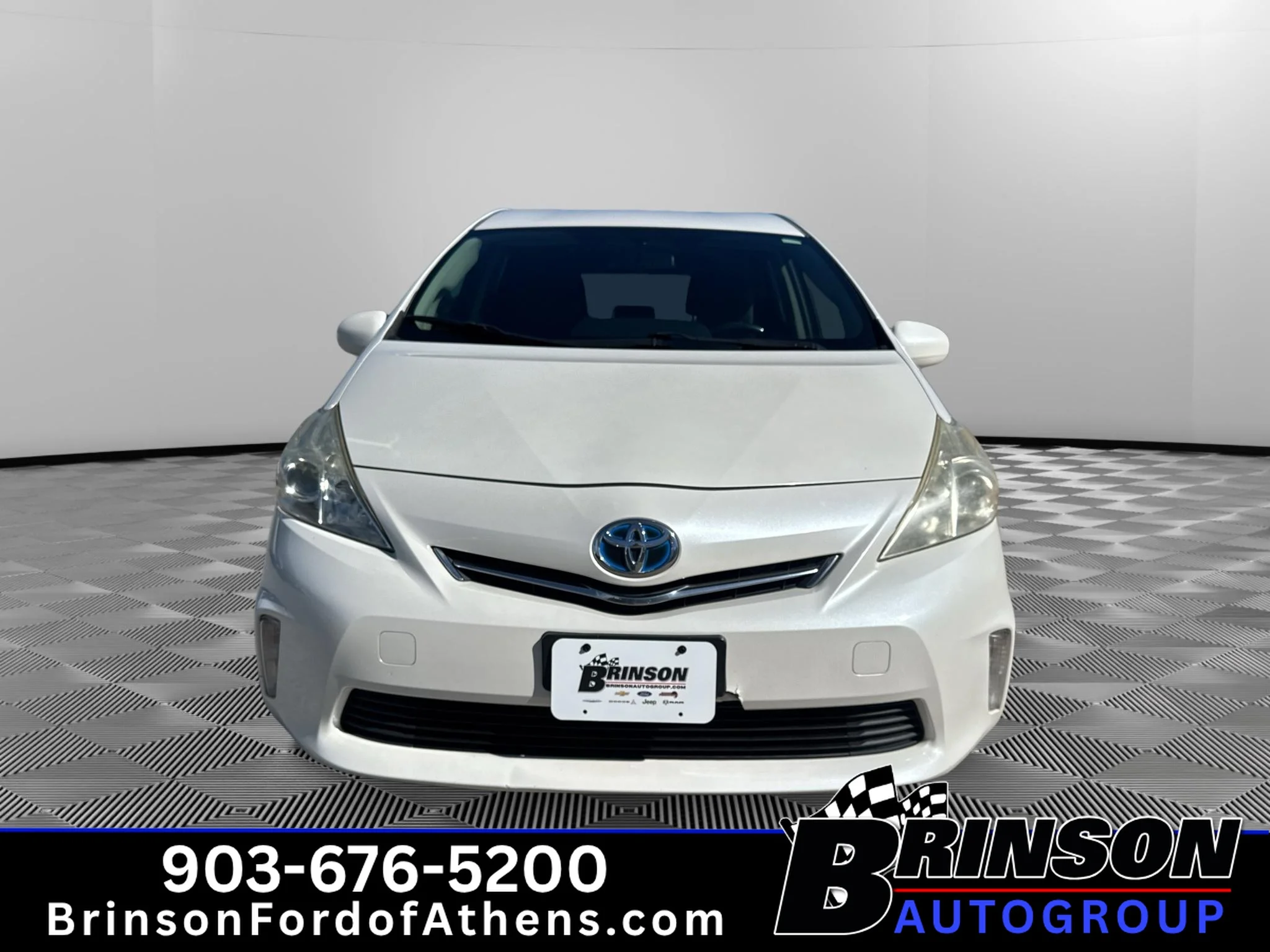 Used 2013 Blizzard Pearl Toyota Two image 2