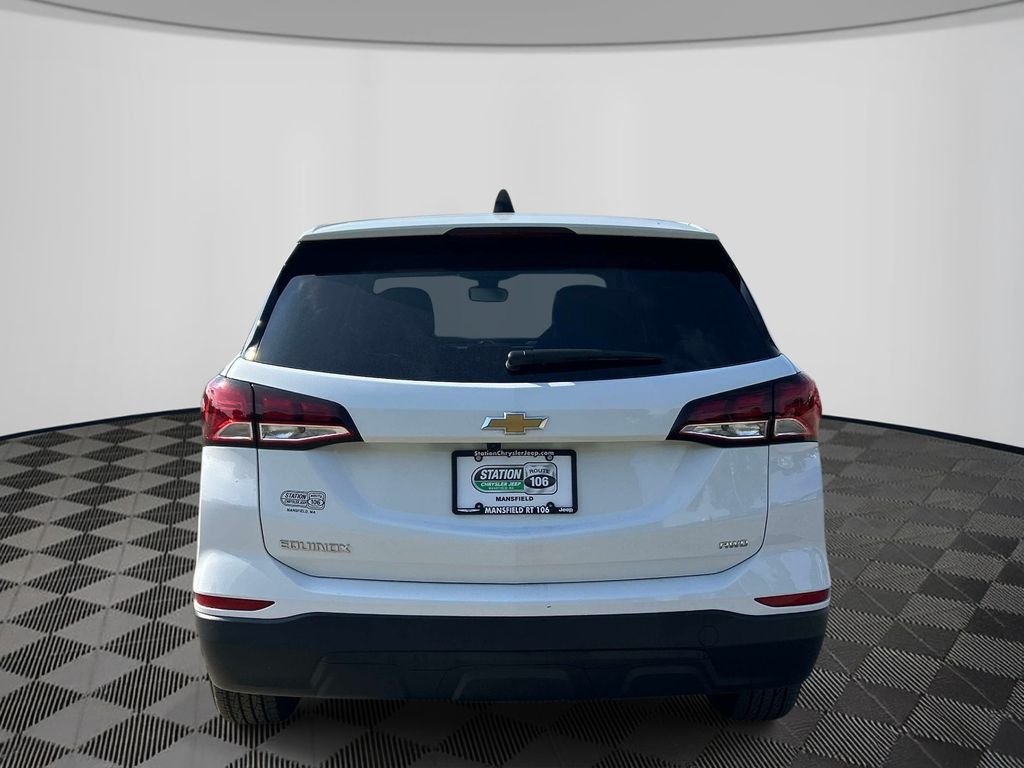 Used 2022 White Chevrolet LS image 4