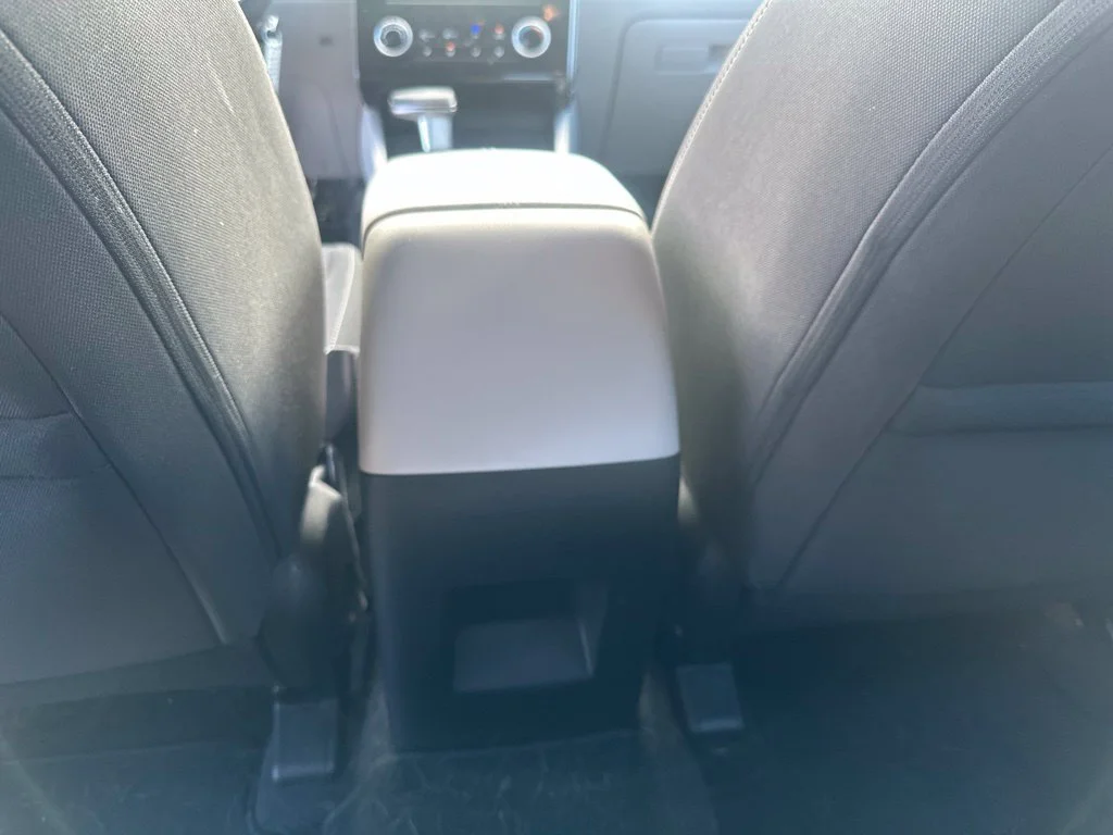 Used 2022 Shimmering Silver Hyundai SE image 15