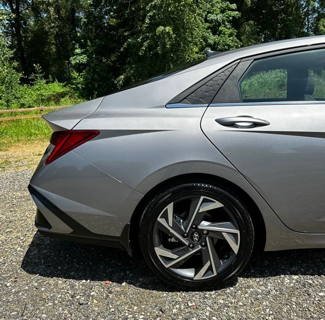 2024 Hyundai Elantra Limited - Photo 26