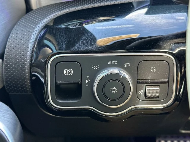 Used 2021 White Mercedes-Benz Base image 28