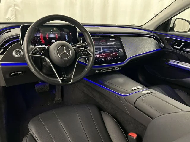 2025 Mercedes-Benz E-Class E350 - Photo 20
