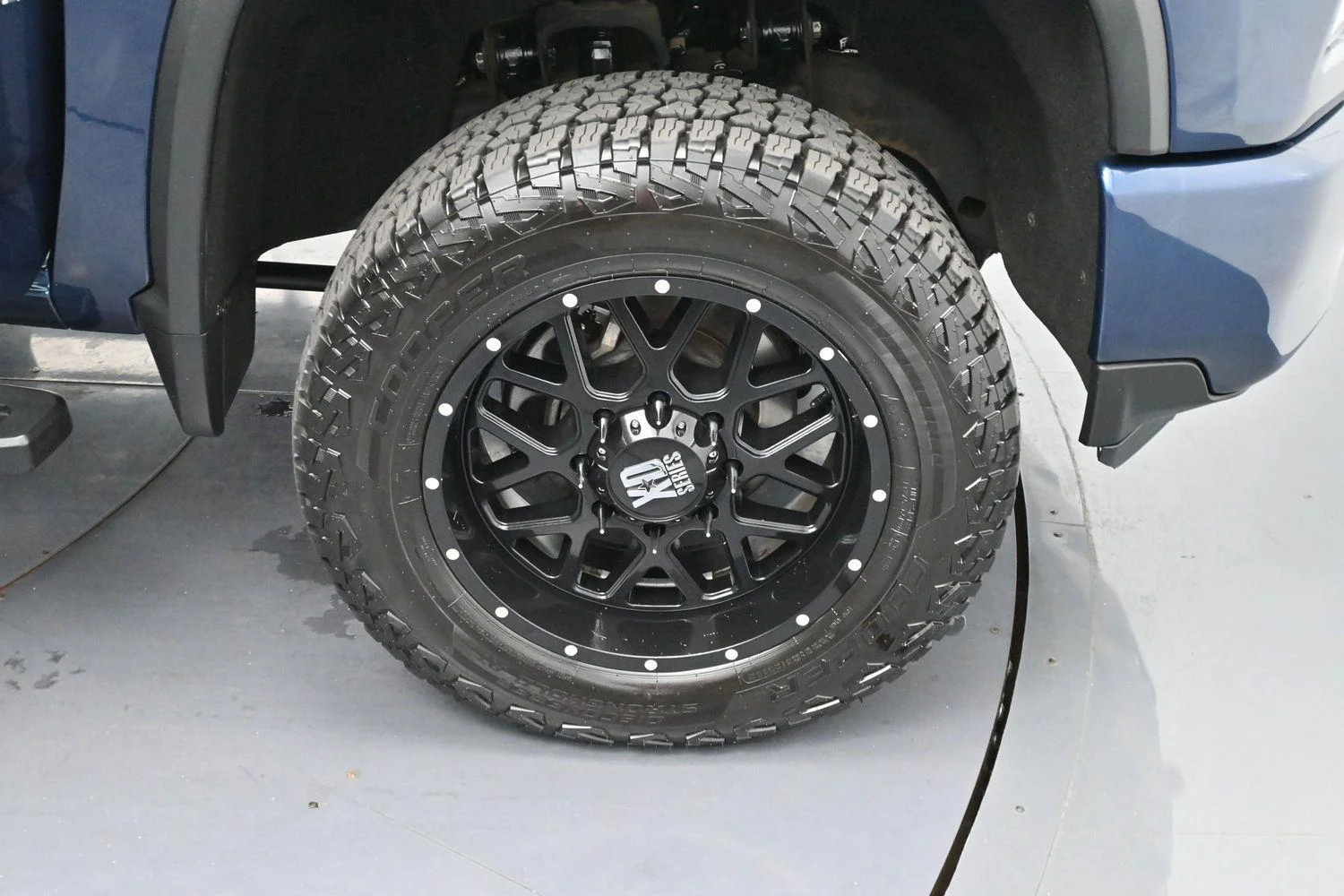 Used 2020 NORTHSKY BLUE METALLIC Chevrolet High Country image 34