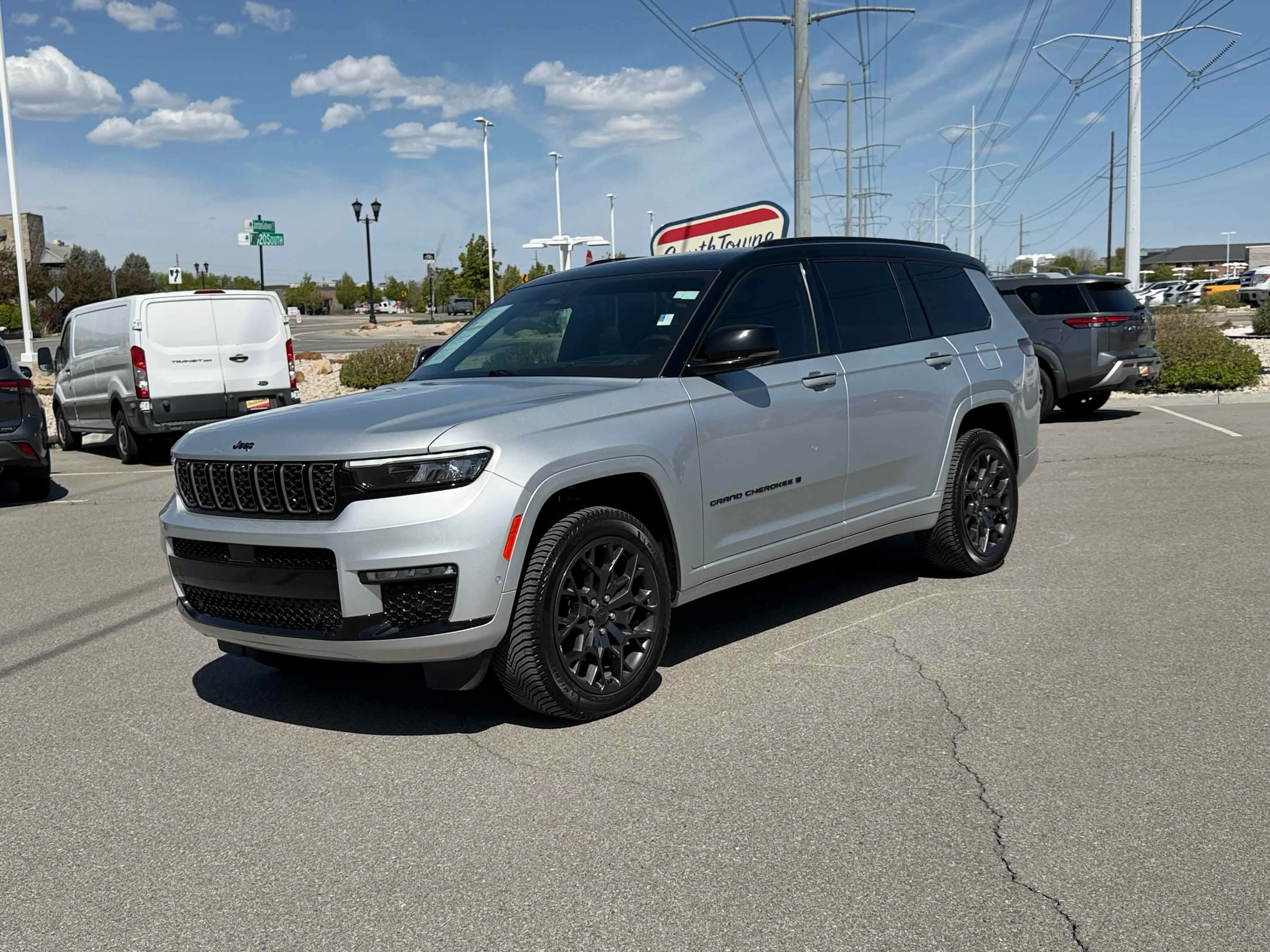 2023 Jeep Grand Cherokee L Summit Reserve 4x4's photo