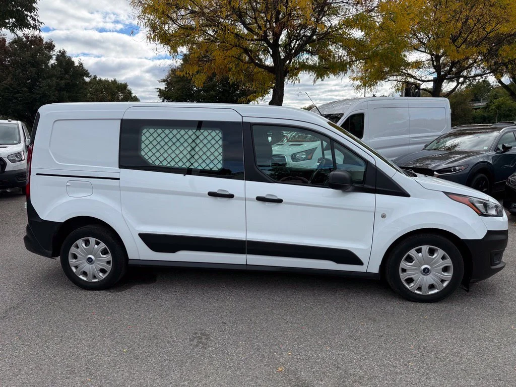 Used 2022 Frozen White Ford XL image 11